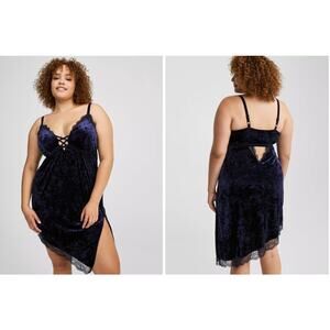 Torrid Women's Plus Size Blue Velour Lace Asymmetrical Lingerie Slip Size 4 4X